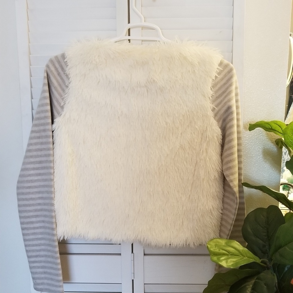 Hem & Thread View 3